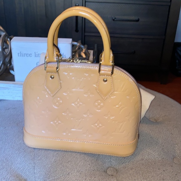 LOUIS VUITTON Vernis Alma BB Rose Ballerine Bag - Picture 6 of 15